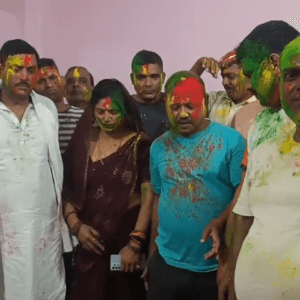 पूर्व चेयरमैन प्रत्याशी सह पूर्व वार्ड पार्षद सुरेंद्र शाह के निजी आवास पर होली मिलन समारोह