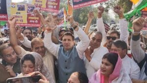 अमेरिका द्वारा भारतीय नागरिकों की अमानवीय वापसी पर विवाद, विरोध जारी