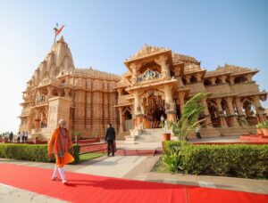 प्रधानमंत्री नरेंद्र मोदी ने सोमनाथ ज्योतिर्लिंग में की पूजा, एकता महाकुंभ की सफलता को किया समर्पित