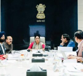 Ease of Living को बढ़ावा देने के लिए दिल्ली कैबिनेट ने दिल्ली जन विश्वास विधेयक 2026 को मंजूरी दी, मुख्यमंत्री रेखा गुप्ता मौजूद।